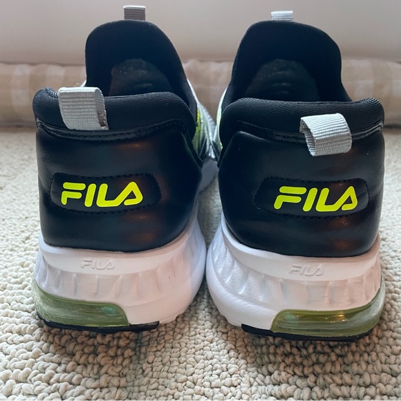 FILA Fantastiq 2 Running Shoe Sneaker Size 5.5 EUC Unisex Lightweight - Picture 6 of 11